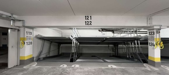  موقف سيارات في Munich, Germany رقم 348247 5