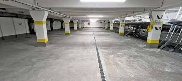  موقف سيارات في Munich, Germany رقم 348247 3