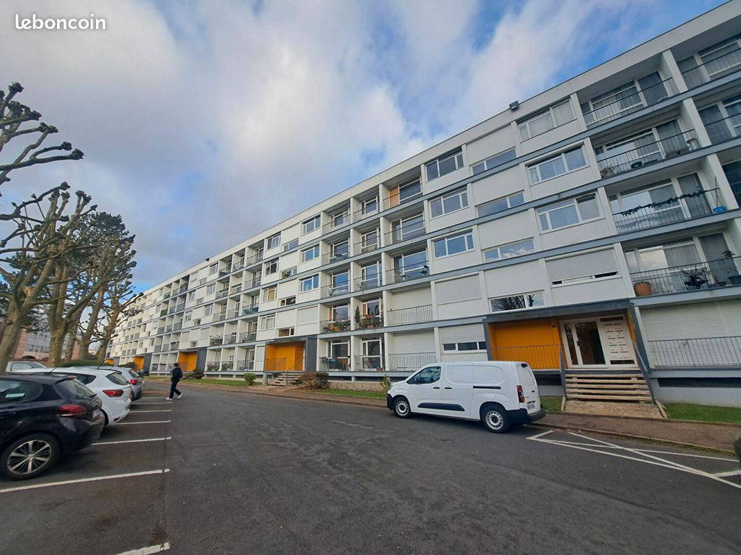 3 bedrooms Apartment in Mont-Saint-Aignan, France No. 361962