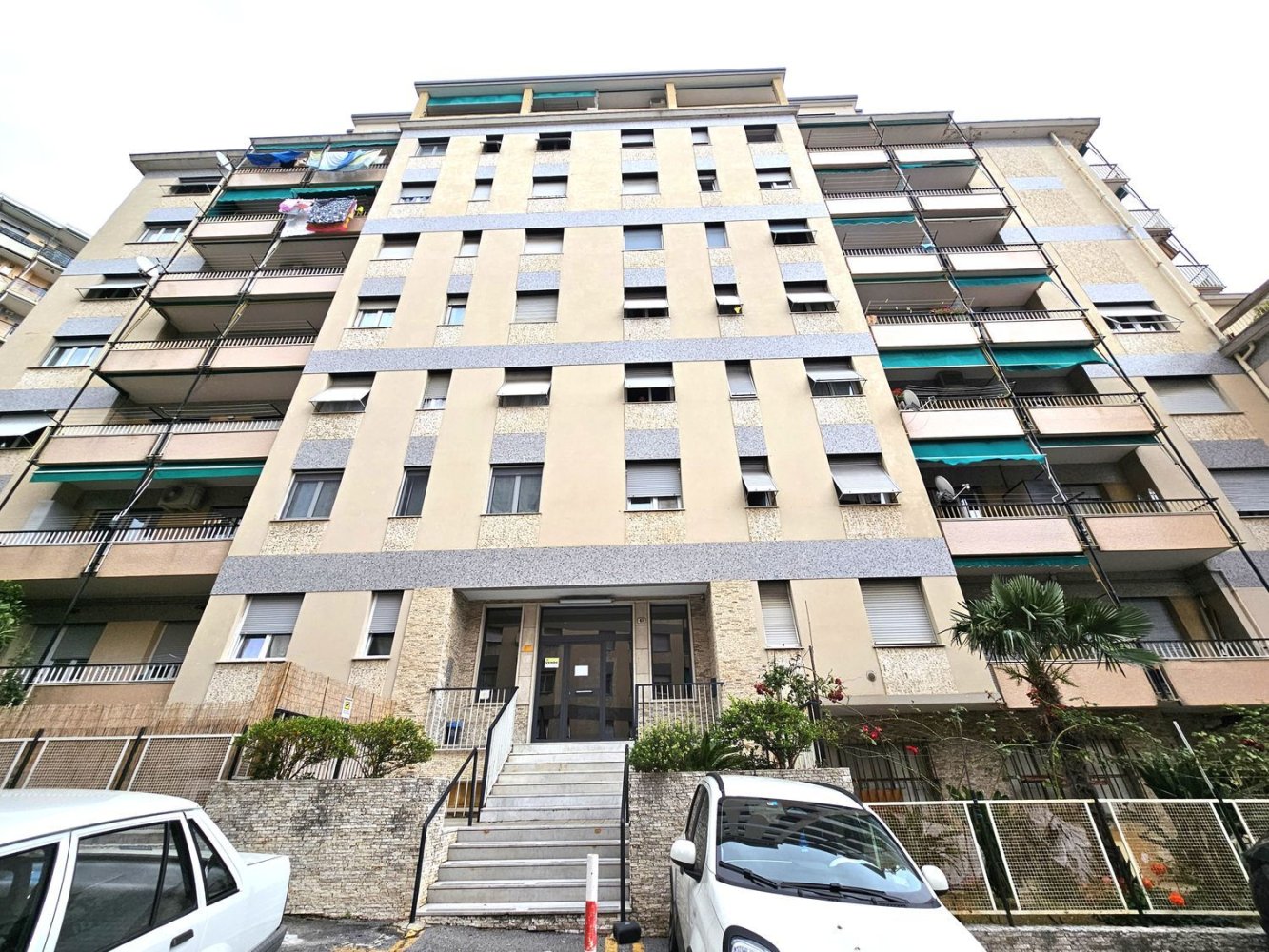 2 bedrooms Apartment in Genoa, Italy No. 338899