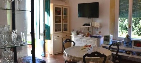 3-salle Appartement à San Vincenzo, Italy No. 51359 5