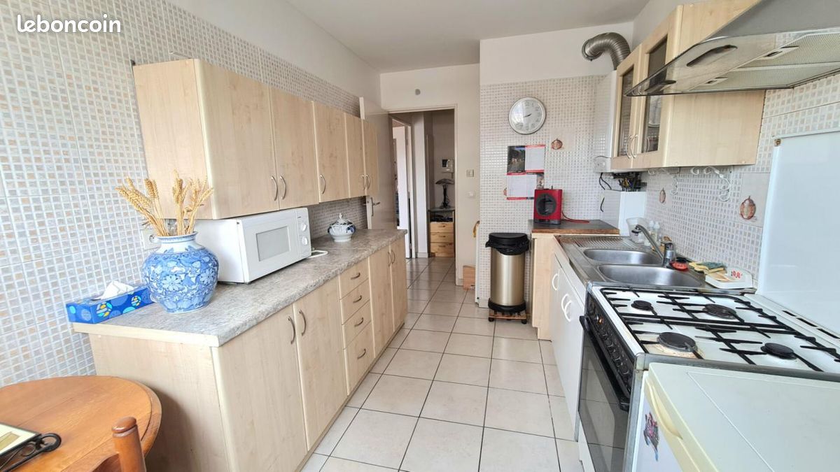 2 bedrooms Apartment in Rhone, France No. 287674