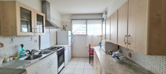 2 bedrooms Apartment in Rhone, France No. 287674 4