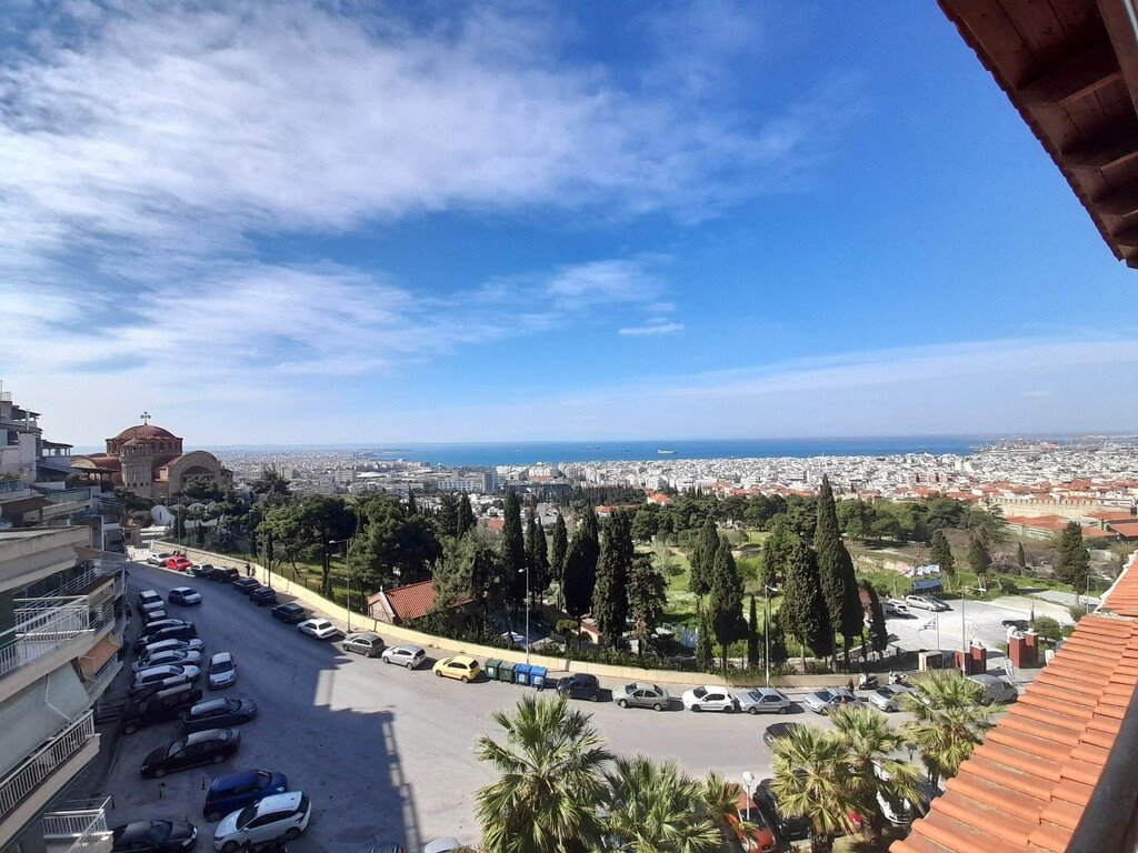 135m² Apartment in Neapoli, Greece No. 3222