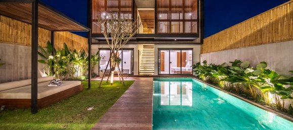 4 bedrooms Villa in Red Sunset, North Kuta, Indonesia No. 2200 10