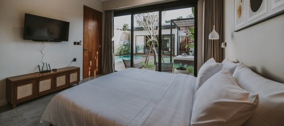 4 bedrooms Villa in Red Sunset, North Kuta, Indonesia No. 2200 3