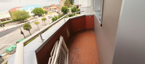 Apartamento de 3 dormitorios en Santander, Spain No. 145083 7
