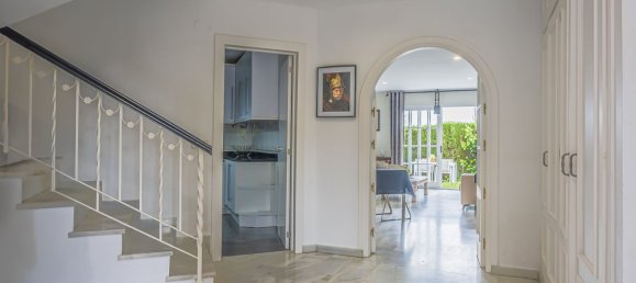 3 bedrooms Townhouse in Estepona, Spain No. 145738 4