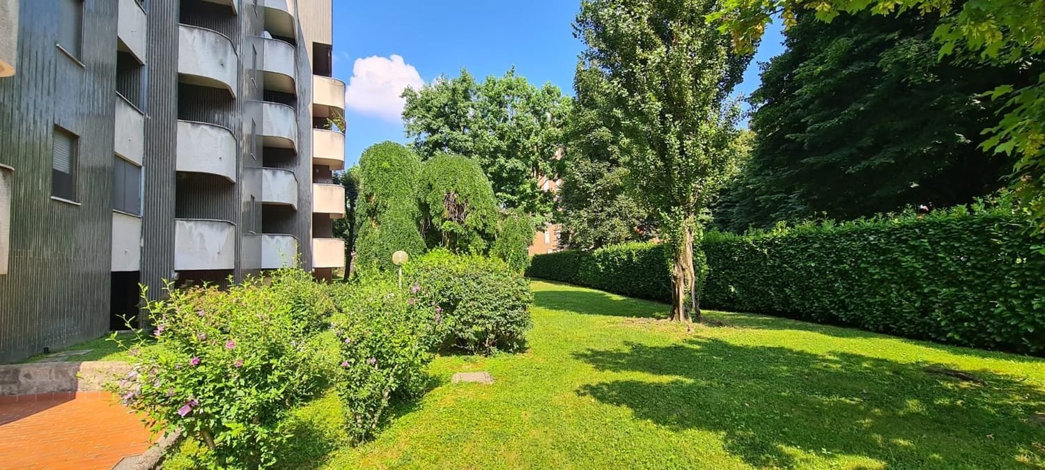 3 rooms Apartment in Peschiera Borromeo, Italy No. 172672