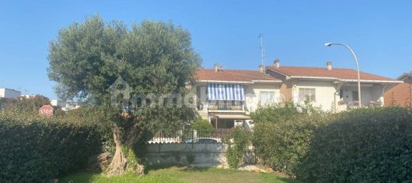 4 bedrooms Villa in Pomezia, Italy No. 371237 15