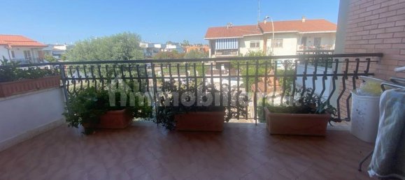4 bedrooms Villa in Pomezia, Italy No. 371237 16