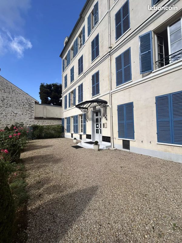 Studio in Fontainebleau, France, Nr. 291277