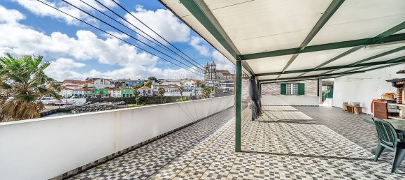 Casa de 3 dormitorios en Angra do Heroismo, Portugal No. 44198 2