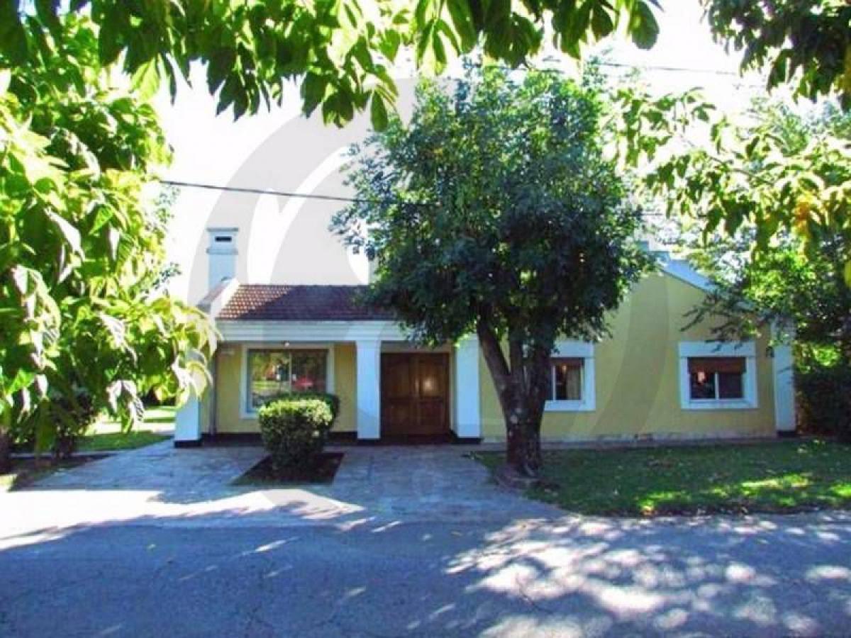 4 bedrooms House in Escobar, Argentina No. 82547