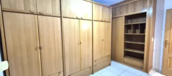 Квартира с 3 спальнями в Бадахос, Испания № 180076 14