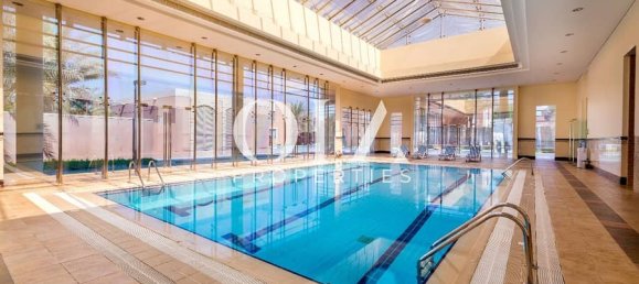 5 bedrooms Villa in Abu Dhabi, UAE No. 18877 4