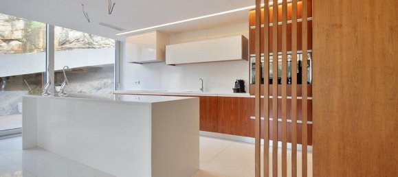 5 bedrooms House in Viana do Castelo, Portugal No. 144944 16