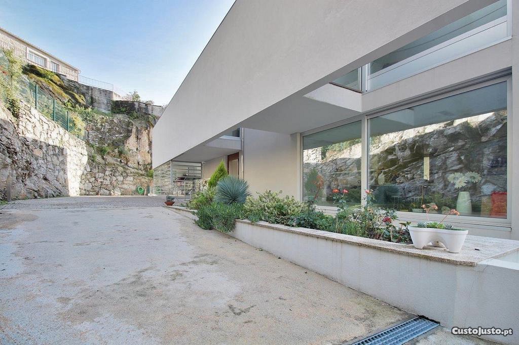 5 bedrooms House in Viana do Castelo, Portugal No. 144944