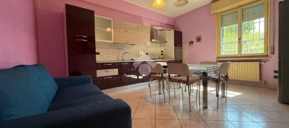 3 rooms Apartment in Reggio Emilia, Italy No. 302788 3