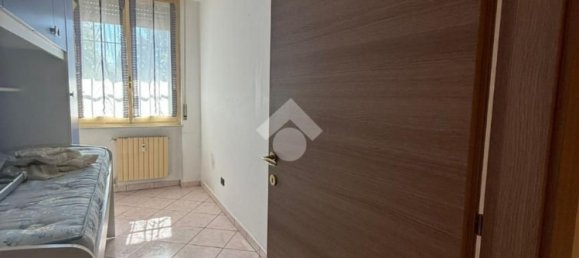 3 rooms Apartment in Reggio Emilia, Italy No. 302788 7