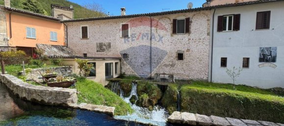 2 bedrooms House in Foligno, Italy No. 50346 3