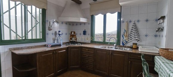 Casa de 3 dormitorios en Tias, Spain No. 67967 2