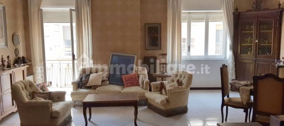 4 Schlafzimmer Wohnung in Salerno, Italy, Nr. 8725 3