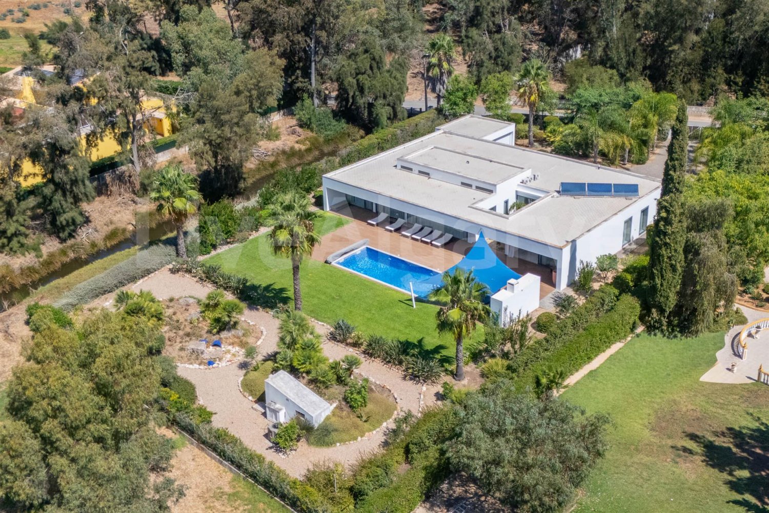 4 bedrooms Villa in Alvor, Portugal No. 299660