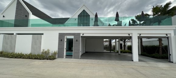 4 Schlafzimmer Villa in Pattaya, Thailand, Nr. 33569 9