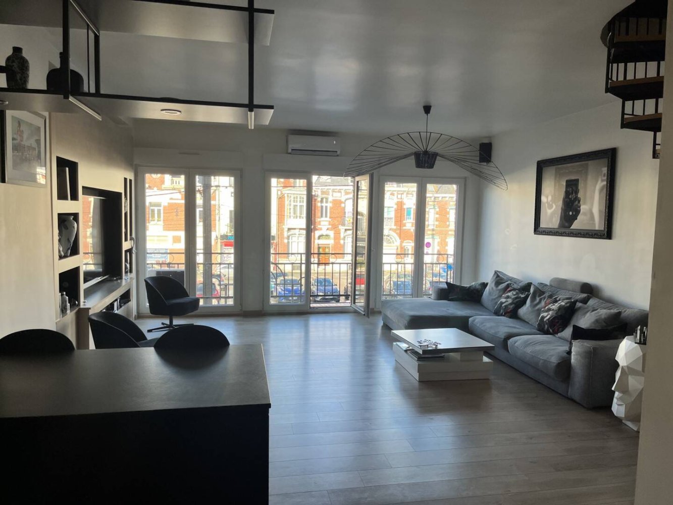 Estudio en Henin-Beaumont, France No. 276311