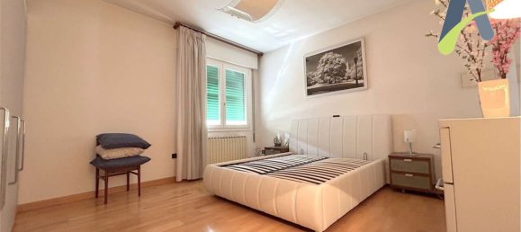 3 bedrooms Apartment in Venice, Italy No. 335230 8