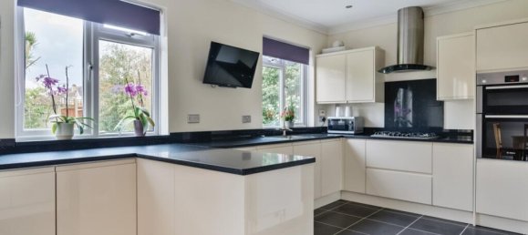 3 bedrooms House in Sutton, United Kingdom No. 13431 2