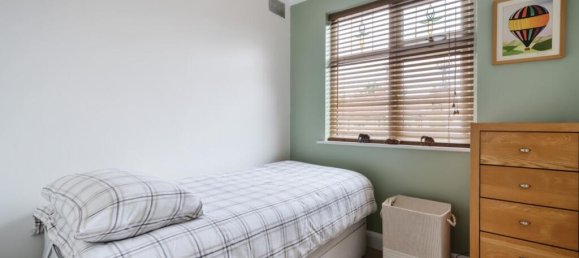 3 bedrooms House in Sutton, United Kingdom No. 13431 11