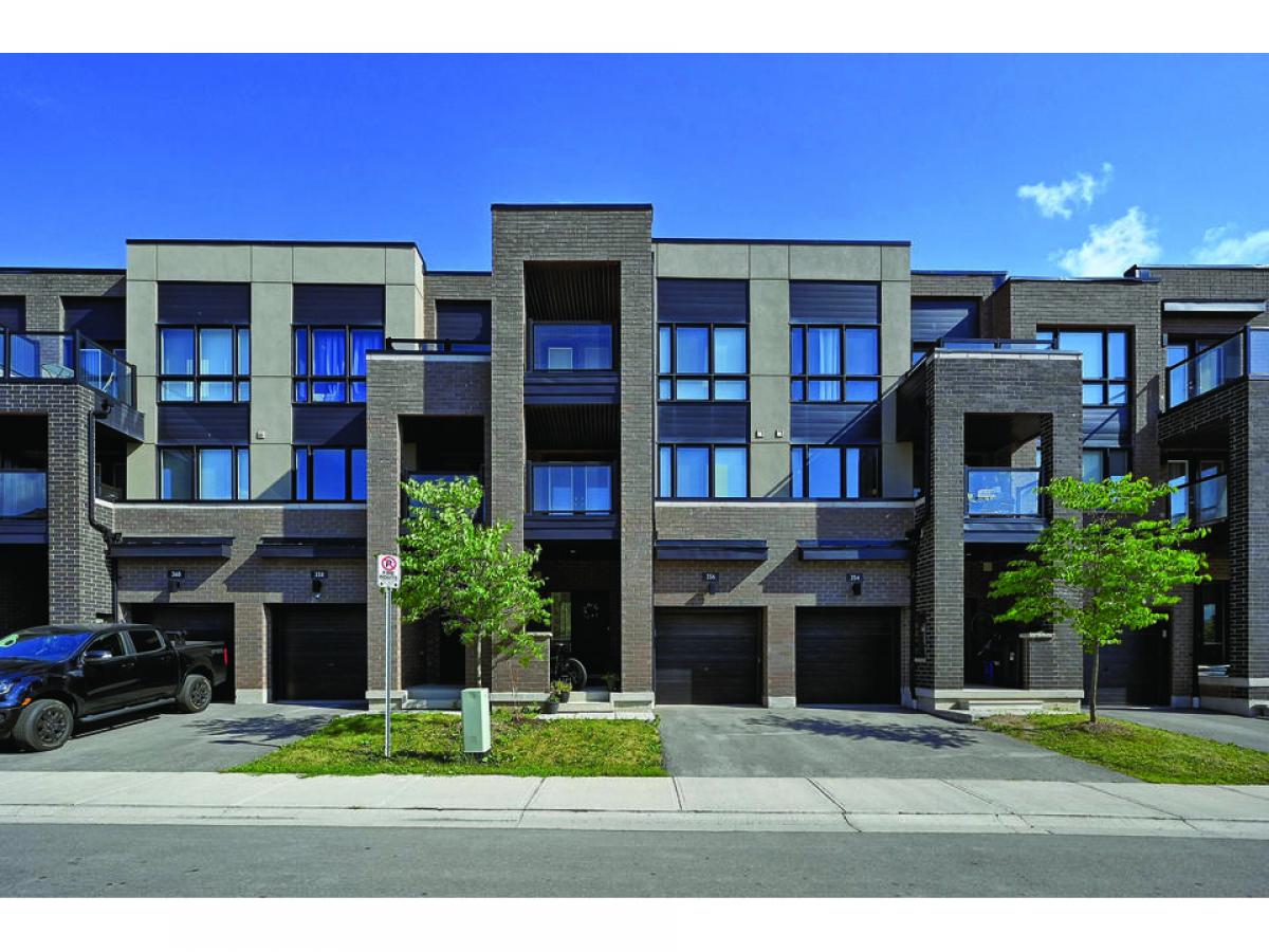 3 Schlafzimmer Haus in Oakville, Canada, Nr. 1040