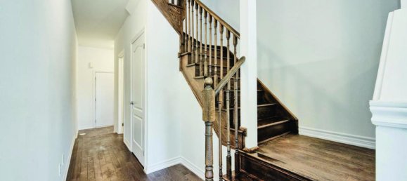 3 Schlafzimmer Haus in Oakville, Canada, Nr. 1040 2