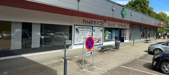 42m² Commercial property in Bar-le-Duc, France No. 259696 2