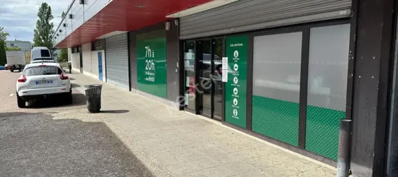 42m² Commercial property in Bar-le-Duc, France No. 259696 3