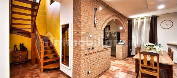 2 bedrooms Villa in Gerenzano, Italy No. 331070 6