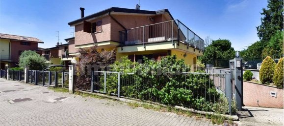2 bedrooms Villa in Gerenzano, Italy No. 331070 30