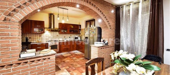 2 bedrooms Villa in Gerenzano, Italy No. 331070 4
