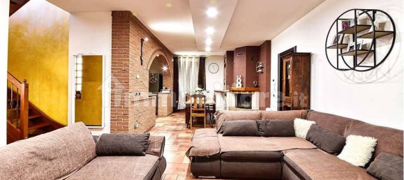 2 bedrooms Villa in Gerenzano, Italy No. 331070 3