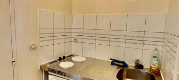 Studio in Paris, France No. 172551 2