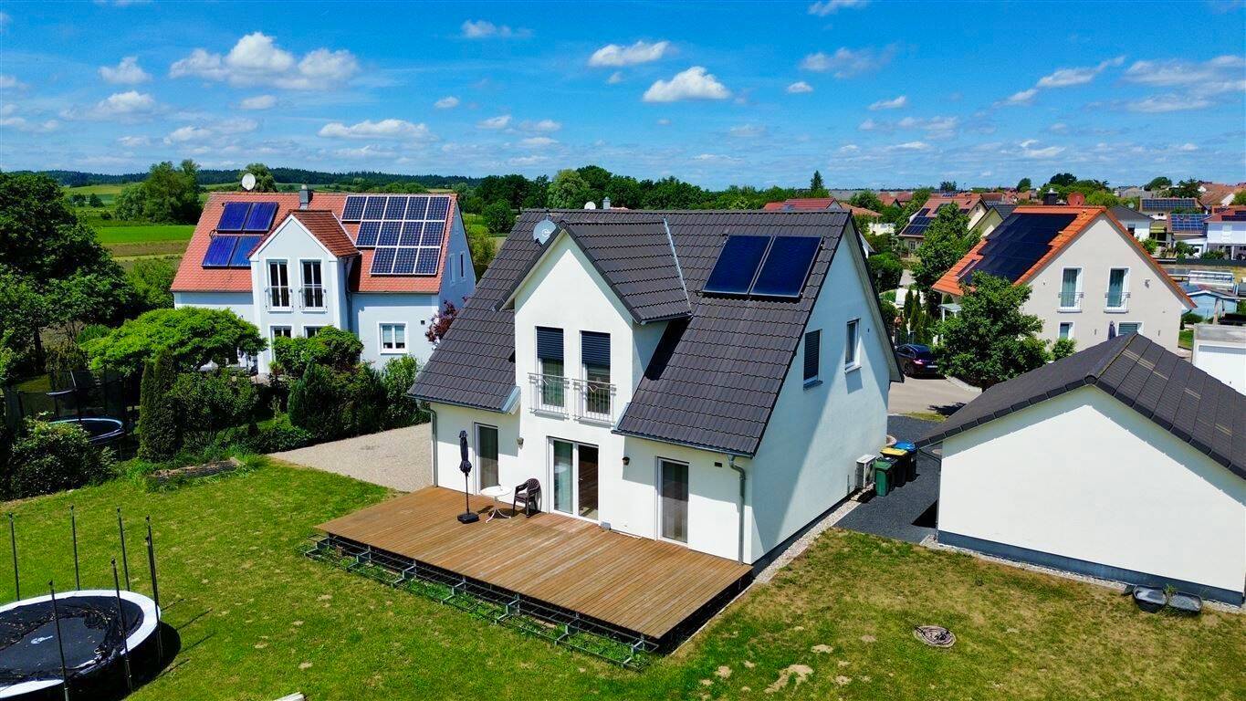 4 rooms House in Neuburg-Schrobenhausen, Germany No. 151946