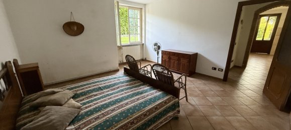 Вилла с 4 спальнями в Мерате, Италия № 324519 23