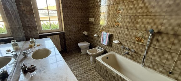 Вилла с 4 спальнями в Мерате, Италия № 324519 20