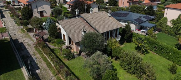 Вилла с 4 спальнями в Мерате, Италия № 324519 18