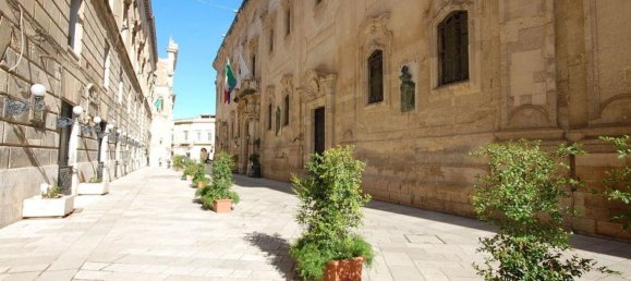 عقار تجاري في Lecce, Italy 247متر مربع رقم 374906 8