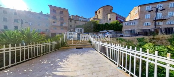 Квартира с 3 спальнями в Монтегранаро, Италия № 323095 4