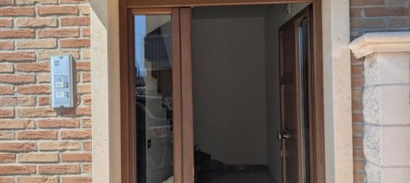 3 Schlafzimmer Doppelhaus in Pulsano, Italy, Nr. 376732 4