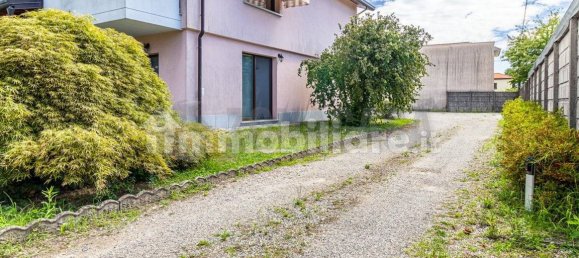 3 Schlafzimmer Wohnung in Samarate, Italy, Nr. 269608 4